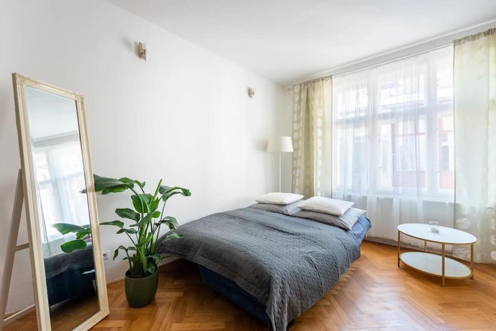 2 Bedrooms Apt Near Wenceslas Sq 프라하 외부 사진