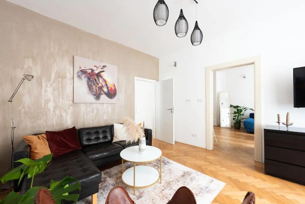 2 Bedrooms Apt Near Wenceslas Sq 프라하 외부 사진
