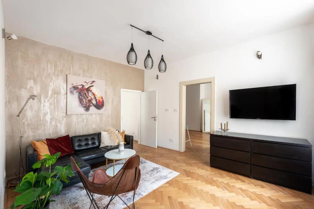 2 Bedrooms Apt Near Wenceslas Sq 프라하 외부 사진