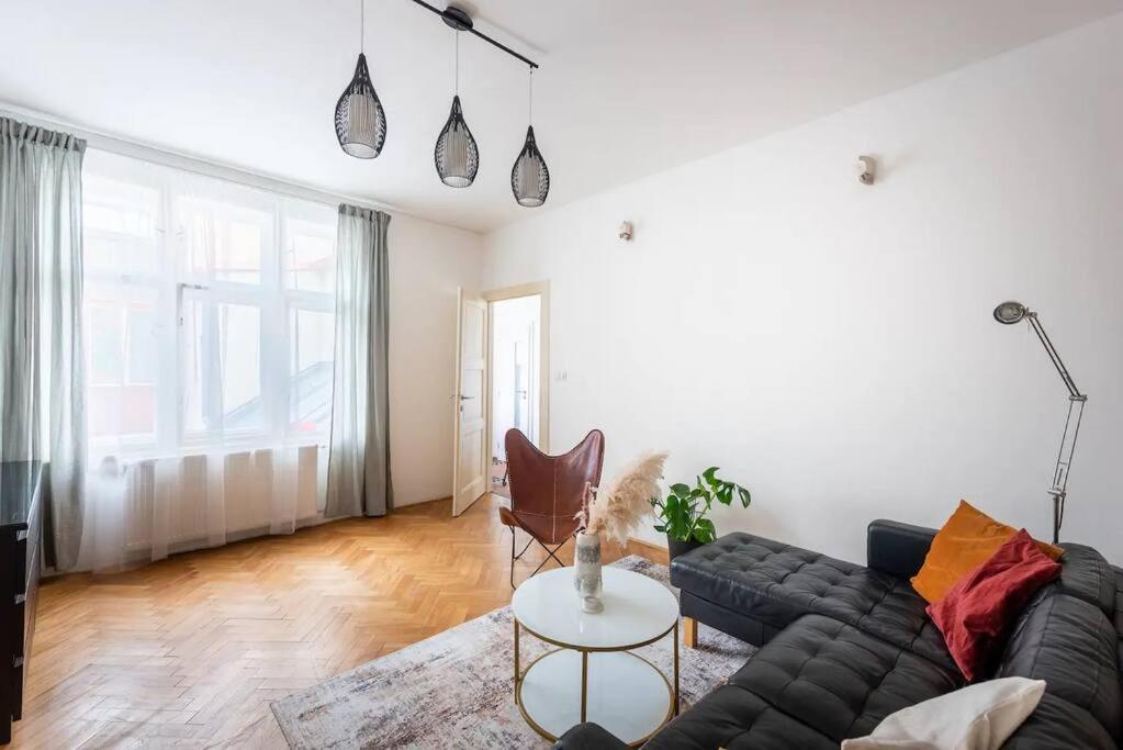 2 Bedrooms Apt Near Wenceslas Sq 프라하 외부 사진