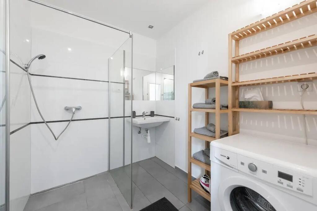 2 Bedrooms Apt Near Wenceslas Sq 프라하 외부 사진