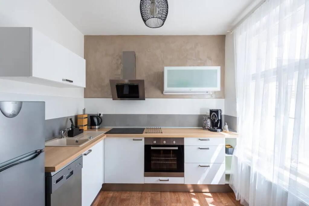 2 Bedrooms Apt Near Wenceslas Sq 프라하 외부 사진
